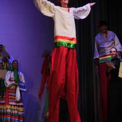 Шоу великанов "От Москвы, до самых, до окраин"